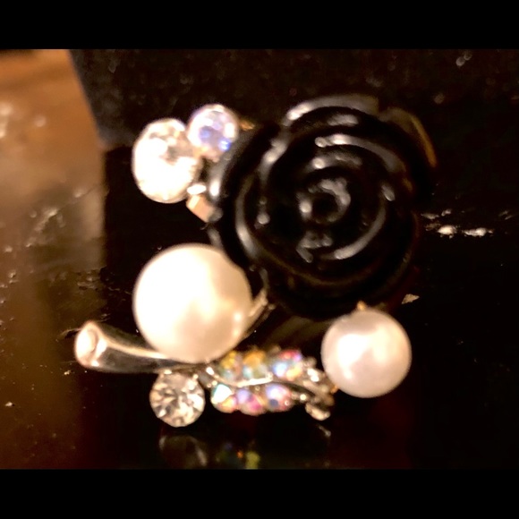 Ring - Picture 3 of 5